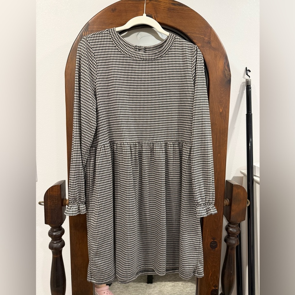 Loft Houndstooth Long Sleeve Dress